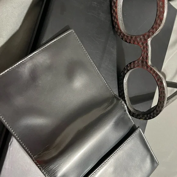 Salvatore Ferragamo Wallet Purse Ganchini. Gun metal color. - Picture 5 of 9